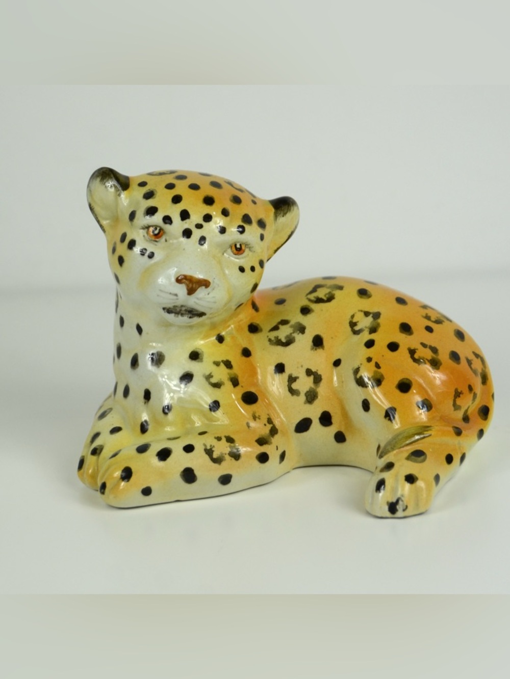 Mottahedeh Designs Vintage Porcelain Cheetah / Leopard Figurine